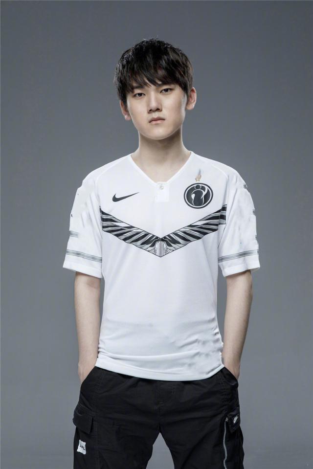 Thorin称赞NAVI火力 jL评论区现身嘲讽